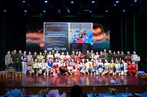 Phát huy giá trị văn hoá dân gian trong biểu diễn phong cách hát nhạc nhẹ - ảnh 1