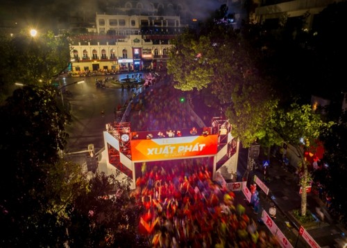 Giải Marathon Quốc tế Hà Nội Techcombank 2025 thu hút 13.000 vận động viên - ảnh 2