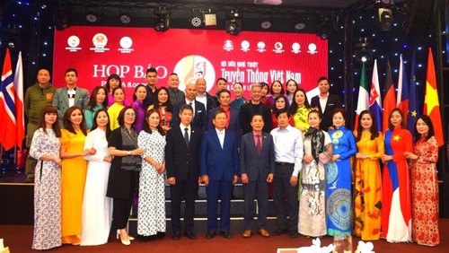 Giữ hồn dân tộc nơi xứ người – Hành trình không ngừng nghỉ của những người yêu nghệ thuật truyền thống Việt Nam - ảnh 4