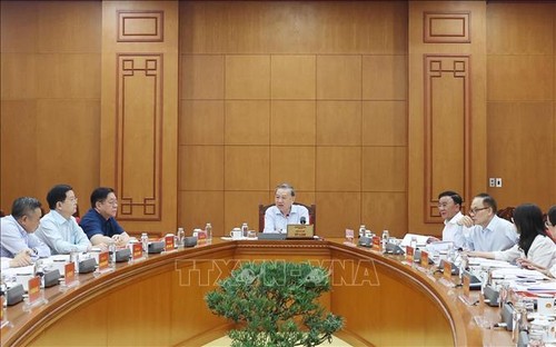 Tổng Bí thư Tô Lâm chủ trì cuộc họp cho ý kiến về tiến độ tổ chức các hoạt động kỉ niệm 80 năm Cách mạng Tháng Tám - ảnh 2