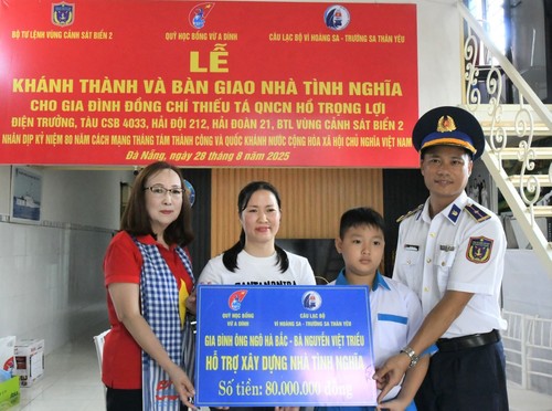 Bàn giao 2 nhà tình nghĩa cho gia đình quân nhân Bộ Tư lệnh Vùng Cảnh sát biển 2  - ảnh 1