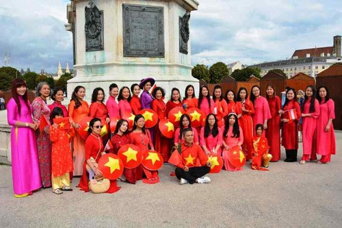 Ngày hội Việt phục bộ hành tại Châu Âu – hòa chung niềm tự hào dân tộc nhân kỷ niệm 80 năm Quốc khánh Việt Nam - ảnh 32