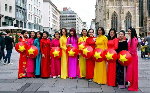 Ngày hội Việt phục bộ hành tại Châu Âu – hòa chung niềm tự hào dân tộc nhân kỷ niệm 80 năm Quốc khánh Việt Nam - ảnh 33