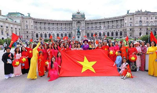 Ngày hội Việt phục bộ hành tại Châu Âu – hòa chung niềm tự hào dân tộc nhân kỷ niệm 80 năm Quốc khánh Việt Nam - ảnh 36