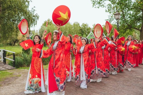 Ngày hội Việt phục bộ hành tại Châu Âu – hòa chung niềm tự hào dân tộc nhân kỷ niệm 80 năm Quốc khánh Việt Nam - ảnh 21