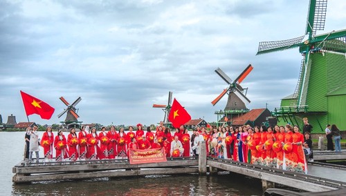 Ngày hội Việt phục bộ hành tại Châu Âu – hòa chung niềm tự hào dân tộc nhân kỷ niệm 80 năm Quốc khánh Việt Nam - ảnh 24