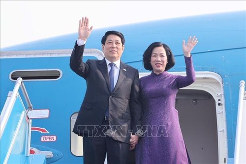 Chủ tịch nước Lương Cường và Phu nhân lên đường dự khóa họp 80 Đại hội đồng Liên hợp quốc - ảnh 1