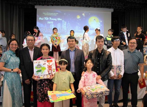 Tết Trung thu - Vui hội Trăng rằm tại CHLB Đức - ảnh 9