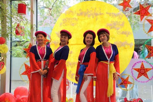 Tết Trung thu - Vui hội Trăng rằm tại CHLB Đức - ảnh 10