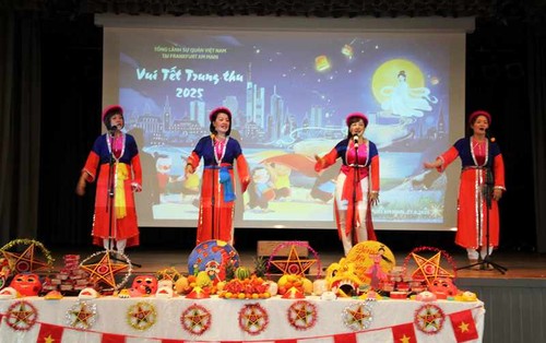 Tết Trung thu - Vui hội Trăng rằm tại CHLB Đức - ảnh 5