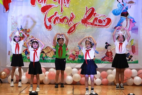 Đêm Trung Thu ý nghĩa tại Sakai: Gắn kết cộng đồng, hướng về quê hương sau bão Bualoi - ảnh 3