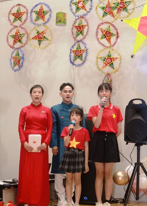 Đêm Trung Thu ý nghĩa tại Sakai: Gắn kết cộng đồng, hướng về quê hương sau bão Bualoi - ảnh 5