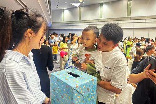 Đêm Trung Thu ý nghĩa tại Sakai: Gắn kết cộng đồng, hướng về quê hương sau bão Bualoi - ảnh 6