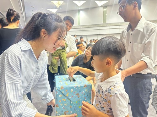 Đêm Trung Thu ý nghĩa tại Sakai: Gắn kết cộng đồng, hướng về quê hương sau bão Bualoi - ảnh 7