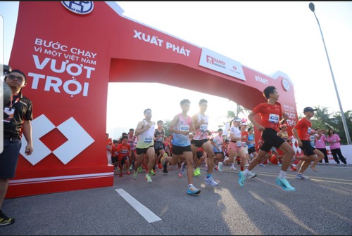 Kết thúc Giải Marathon Techcombank Hà Nội 2025 - ảnh 1