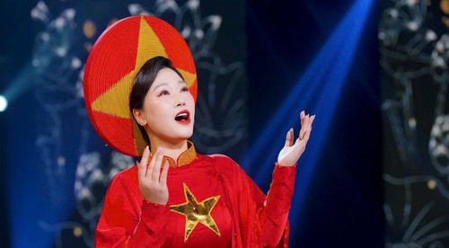 NSƯT Hương Giang: Tôi mong muốn làm được nhiều hơn nữa cho âm nhạc dân gian Việt Nam - ảnh 1