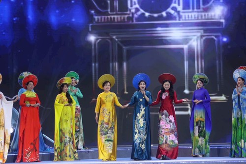 Nhà thiết kế Chế Hằng – Gửi hồn Thăng Long vào từng tà áo dài - ảnh 7