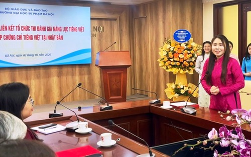 Trường Đại học Sư phạm Hà Nội trao quyết định triển khai kỳ thi đánh giá năng lực tiếng Việt ở nước ngoài - ảnh 3