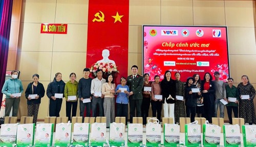 “Chắp cánh ước mơ” mang Tết ấm đến xã vùng cao Sơn Tiến - ảnh 9