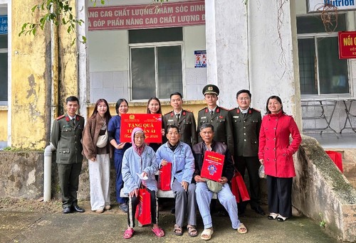 Kiều bào Nhật Bản tặng quà Tết bệnh nhân khó khăn tại Quảng Trị - ảnh 5