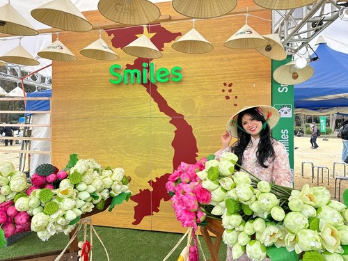 Áo dài và văn hóa Việt rực rỡ tại Lễ hội Việt Nam 2026 ở Osaka - ảnh 5