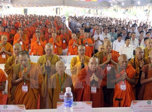 Mega upacara peringatan ultah ke-35 berdirinya Sangha Buddha Vietnam di kota Ho Chi Minh - ảnh 1