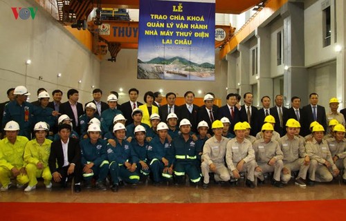 Meresmikan pabrik hydro listrik Lai Chau - ảnh 6