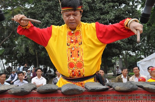 Hue festival's percussion performance  - ảnh 17