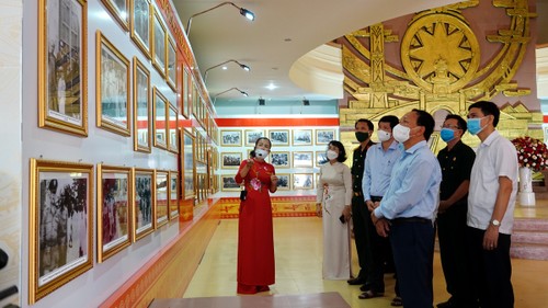 Exhibition of 110 photos portraying General Vo Nguyen Giap  - ảnh 1