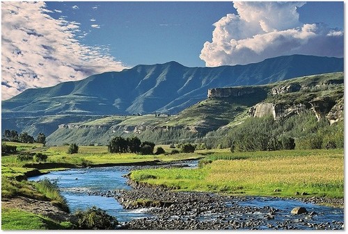 UNESCO recognizes world's first biosphere reserve spanning 5 European countries - ảnh 1