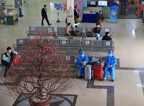 Vietnam records 15,000 more cases of COVID-19 on Friday  - ảnh 1