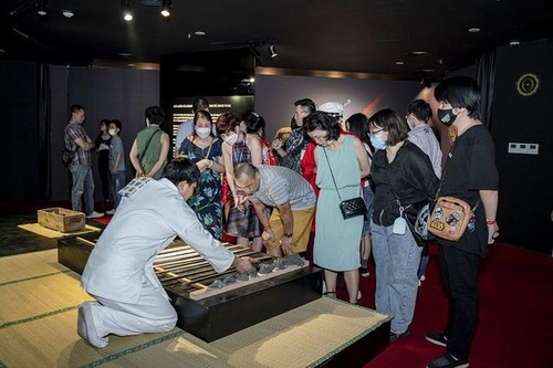 Five ancient swords of Japanese Samurai warriors showcased in Hanoi - ảnh 2