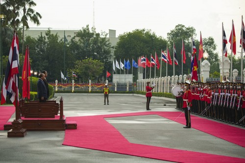 Thai PM chairs welcome ceremony for Vietnamese President  - ảnh 1