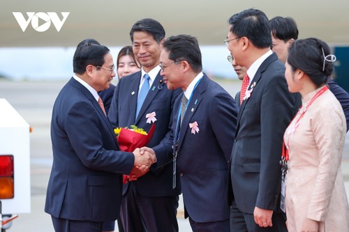 PM arrives in Hiroshima for expanded G7 Summit  - ảnh 1