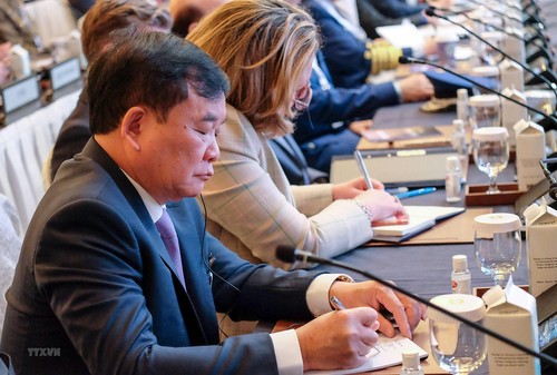 Vietnam attends Shangri-La Dialogue in Singapore - ảnh 1