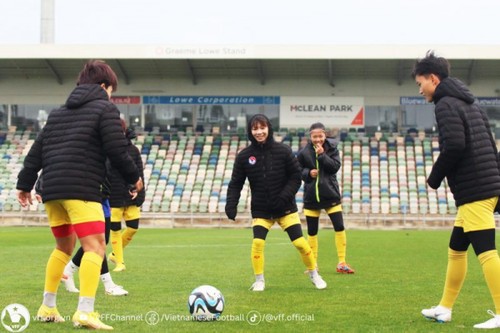 Vietnam footballers get used to New Zealand weather  - ảnh 1