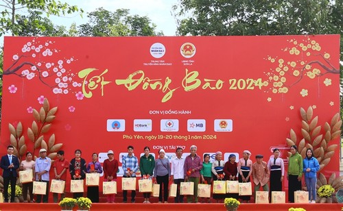 Tet gifts given to disadvantaged people in Son La’s remote areas - ảnh 1
