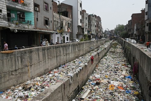 UN chief calls for global action to combat waste crisis - ảnh 1