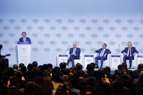 Vietnam makes its mark at WEF during Prime Minister's trip to China - ảnh 2