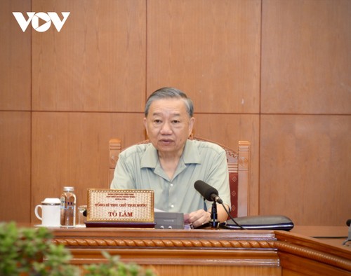 Top leader stresses importance of personnel preparation for Party Congress - ảnh 1