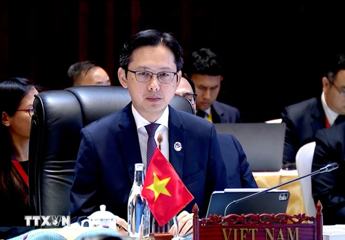 Vietnam supports Laos’ ASEAN Year chairmanship, Timor Leste membership - ảnh 1