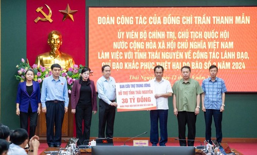 Donations to flood-hit communities amount to 45 million USD  - ảnh 1