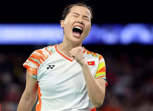 Nguyen Thuy Linh wins third consecutive Vietnam Open badminton tournament  - ảnh 1