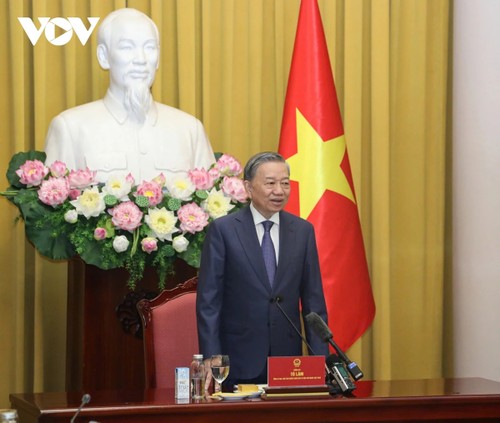 Vietnam's global position elevated, top leader tells newly-appointed ambassadors - ảnh 1