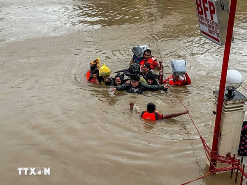 Death toll from Typhoon Trami rises to 65 in the Philippines - ảnh 1