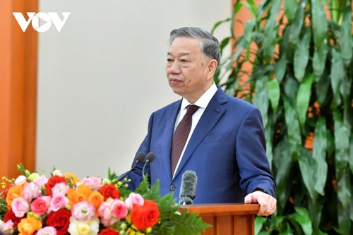 Documents presented to National Party Congress must be crystallized wisdom, says Party leader - ảnh 2