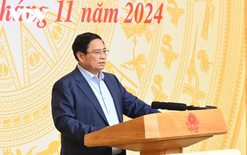 PM reiterates complete elimination of temporary, dilapidated houses nationwide by 2025 - ảnh 1