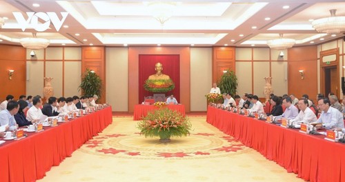 Party leader: Socio-economic report submitted to Party Congress must be realistic, specific - ảnh 2