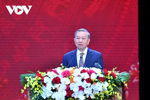 Party chief: Vietnam cannot be off global trend of educational innovation  - ảnh 1