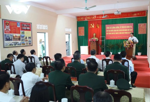 President visits Bat Mot Border Guard Station  - ảnh 1